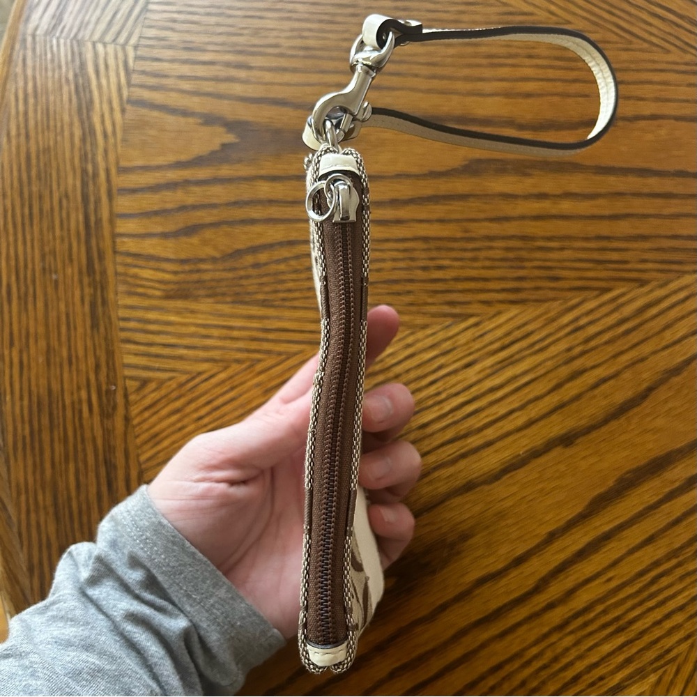 Coach | Signature Stripe Wristlet - Picture 4 of 12